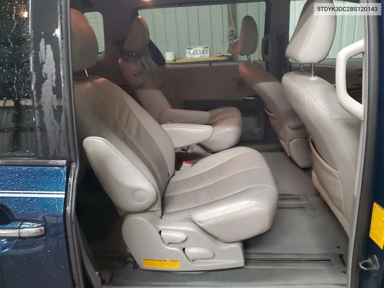 5TDYK3DC2BS120143 2011 Toyota Sienna Xle