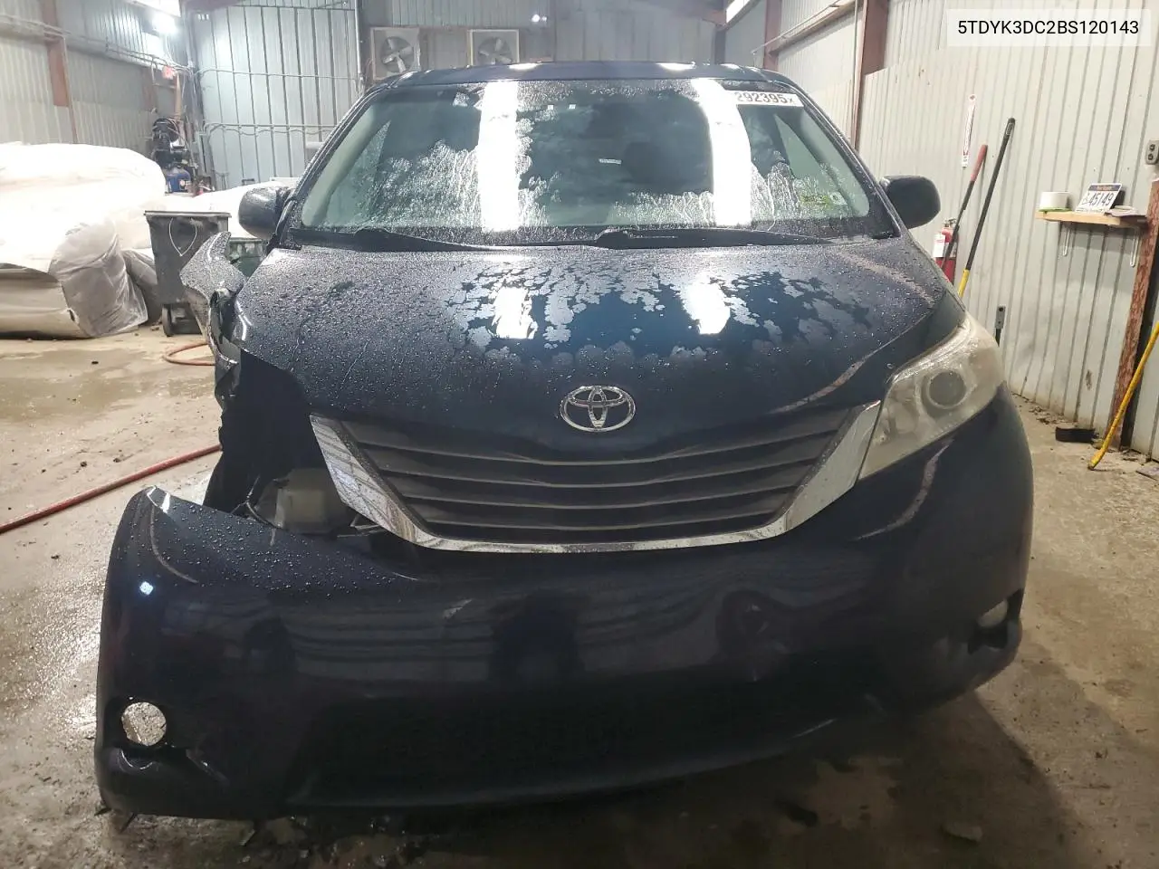 5TDYK3DC2BS120143 2011 Toyota Sienna Xle