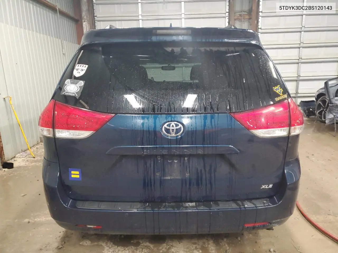 5TDYK3DC2BS120143 2011 Toyota Sienna Xle