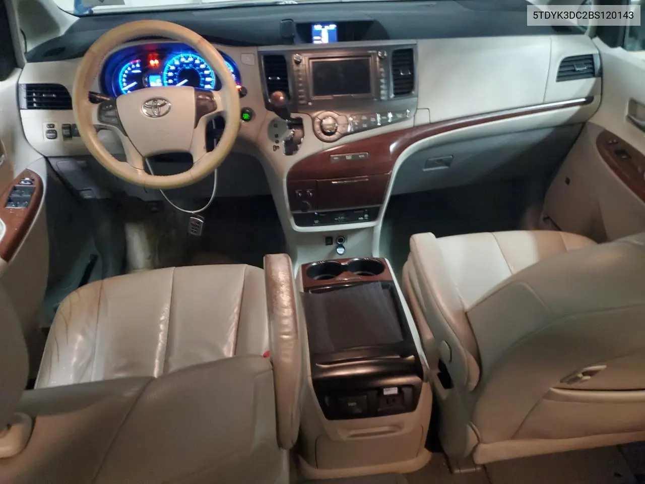 5TDYK3DC2BS120143 2011 Toyota Sienna Xle
