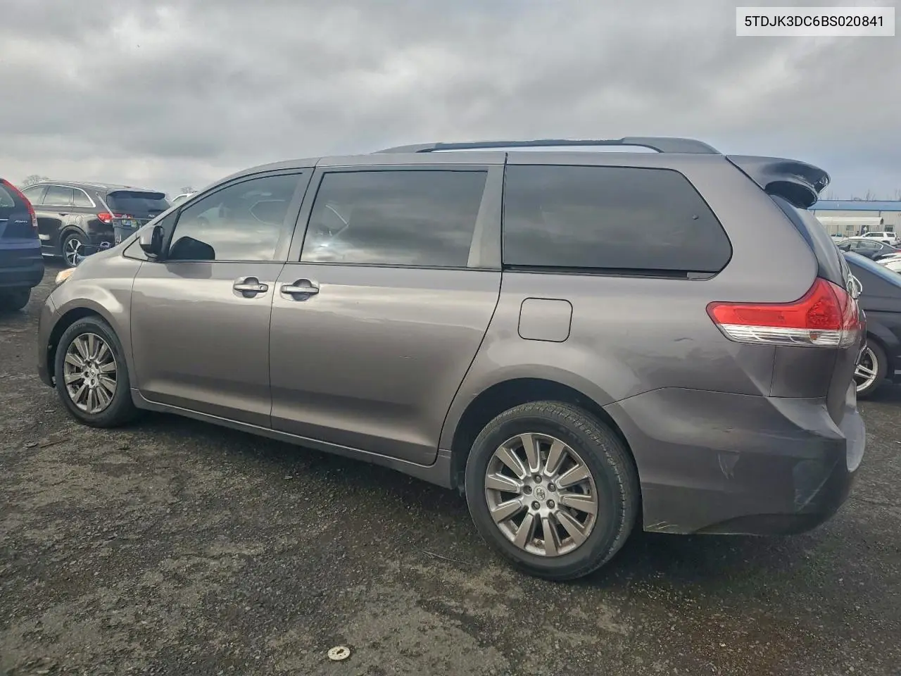 5TDJK3DC6BS020841 2011 Toyota Sienna Le