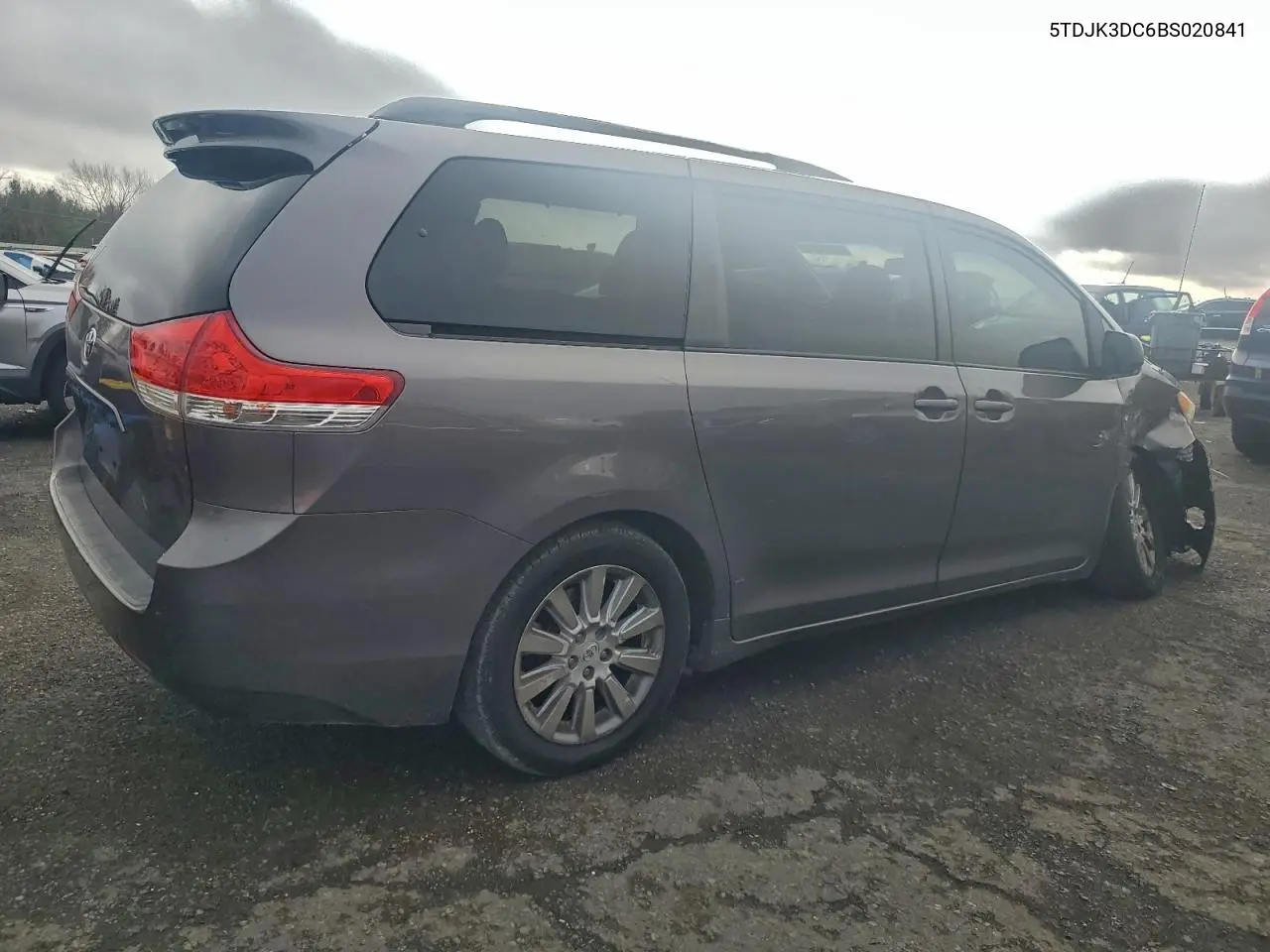 5TDJK3DC6BS020841 2011 Toyota Sienna Le
