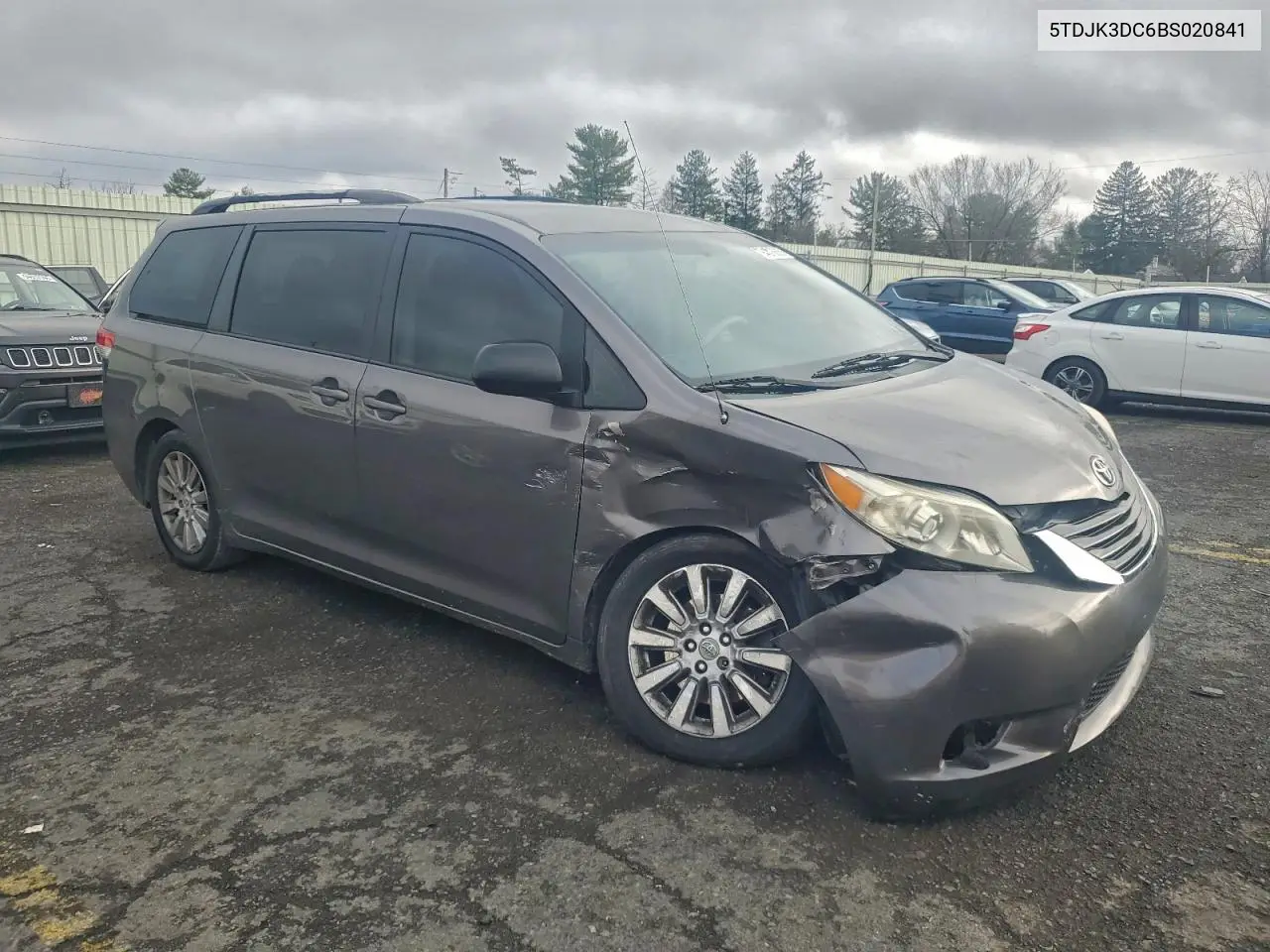5TDJK3DC6BS020841 2011 Toyota Sienna Le