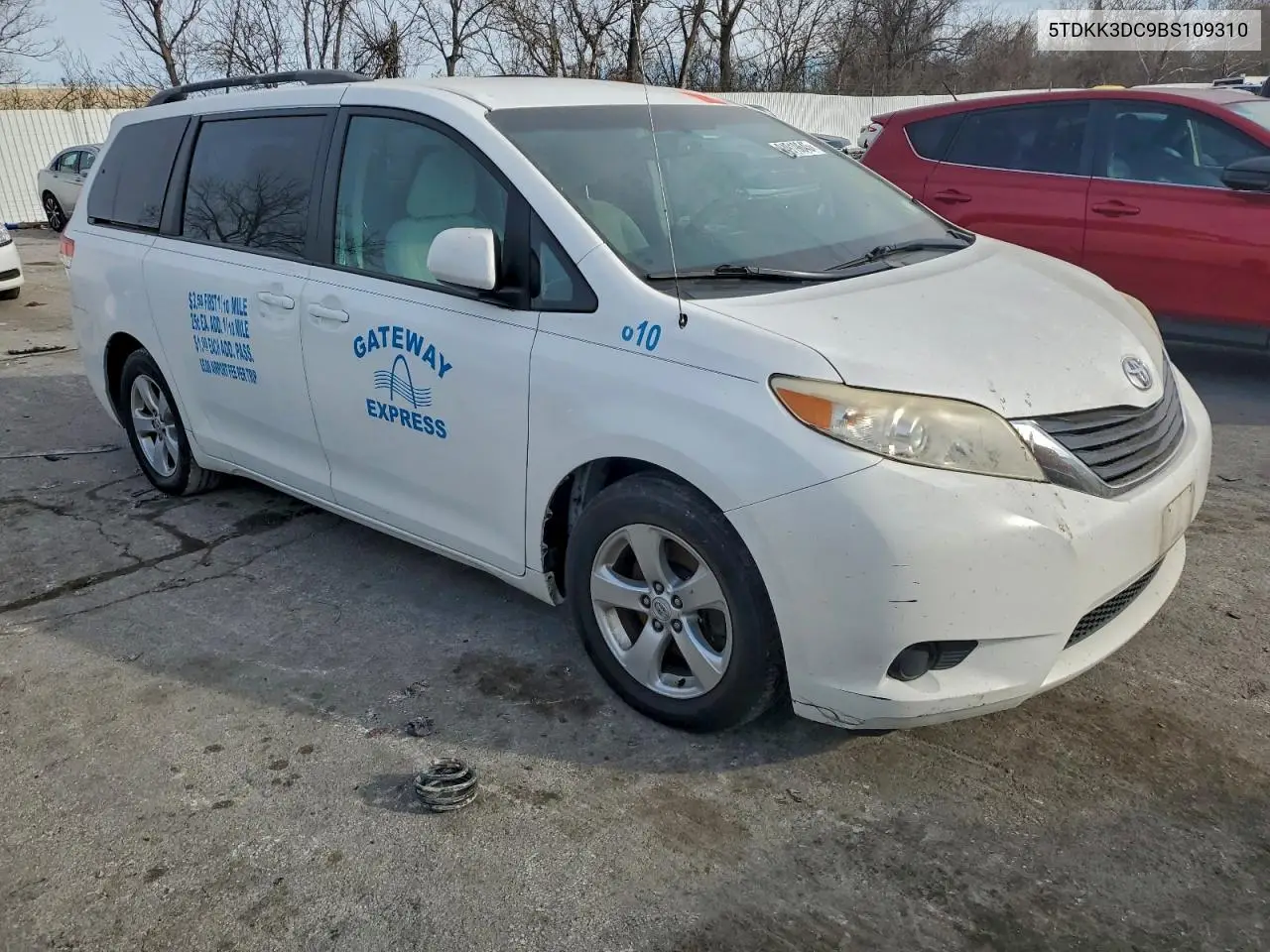 5TDKK3DC9BS109310 2011 Toyota Sienna Le