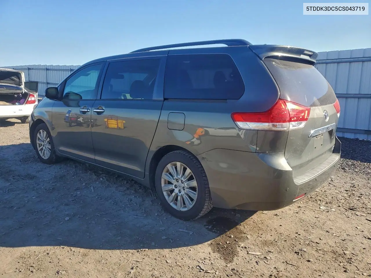 5TDDK3DC5CS043719 2012 Toyota Sienna Xle