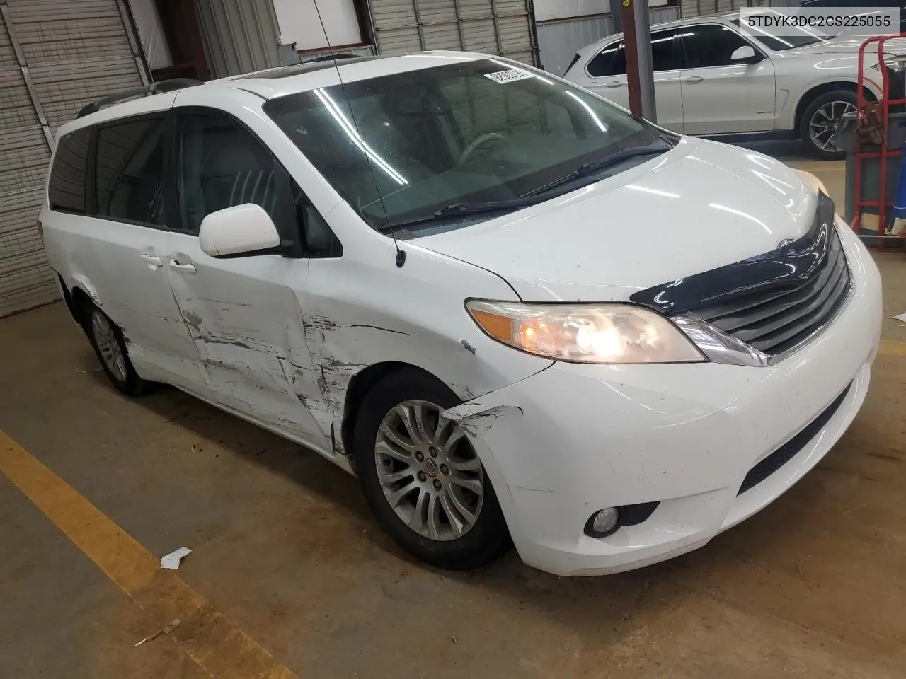 5TDYK3DC2CS225055 2012 Toyota Sienna Xle