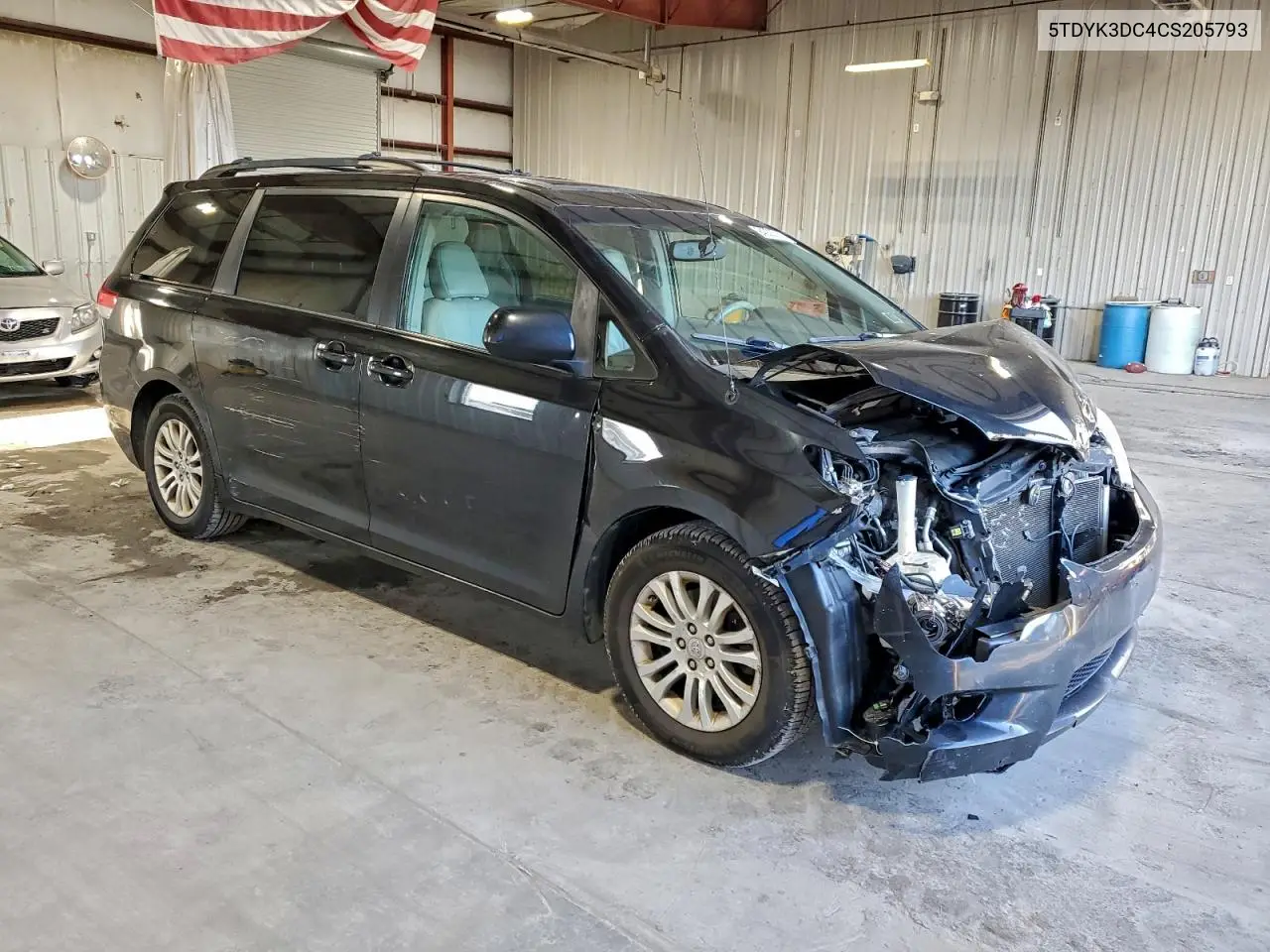 5TDYK3DC4CS205793 2012 Toyota Sienna Xle