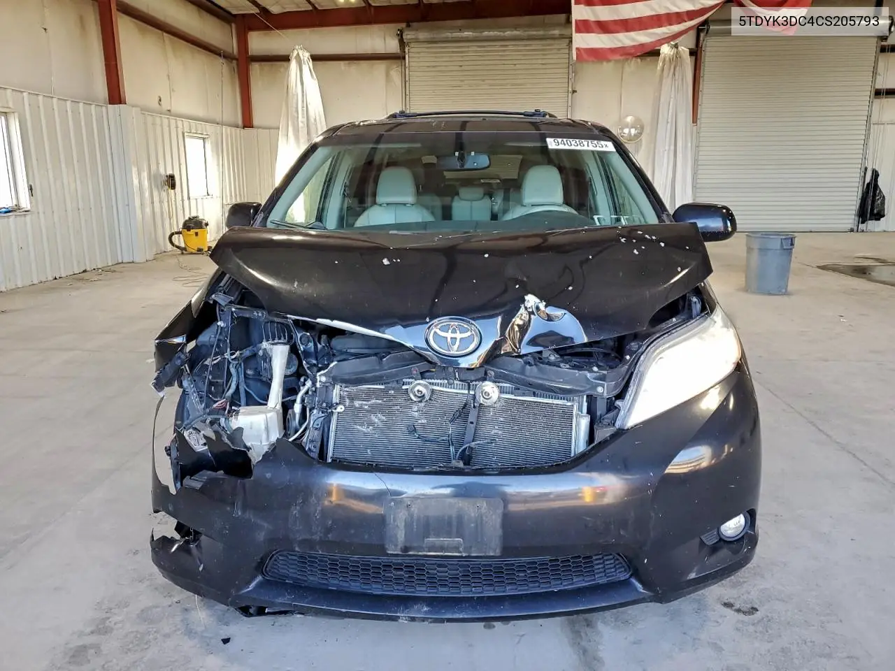 5TDYK3DC4CS205793 2012 Toyota Sienna Xle