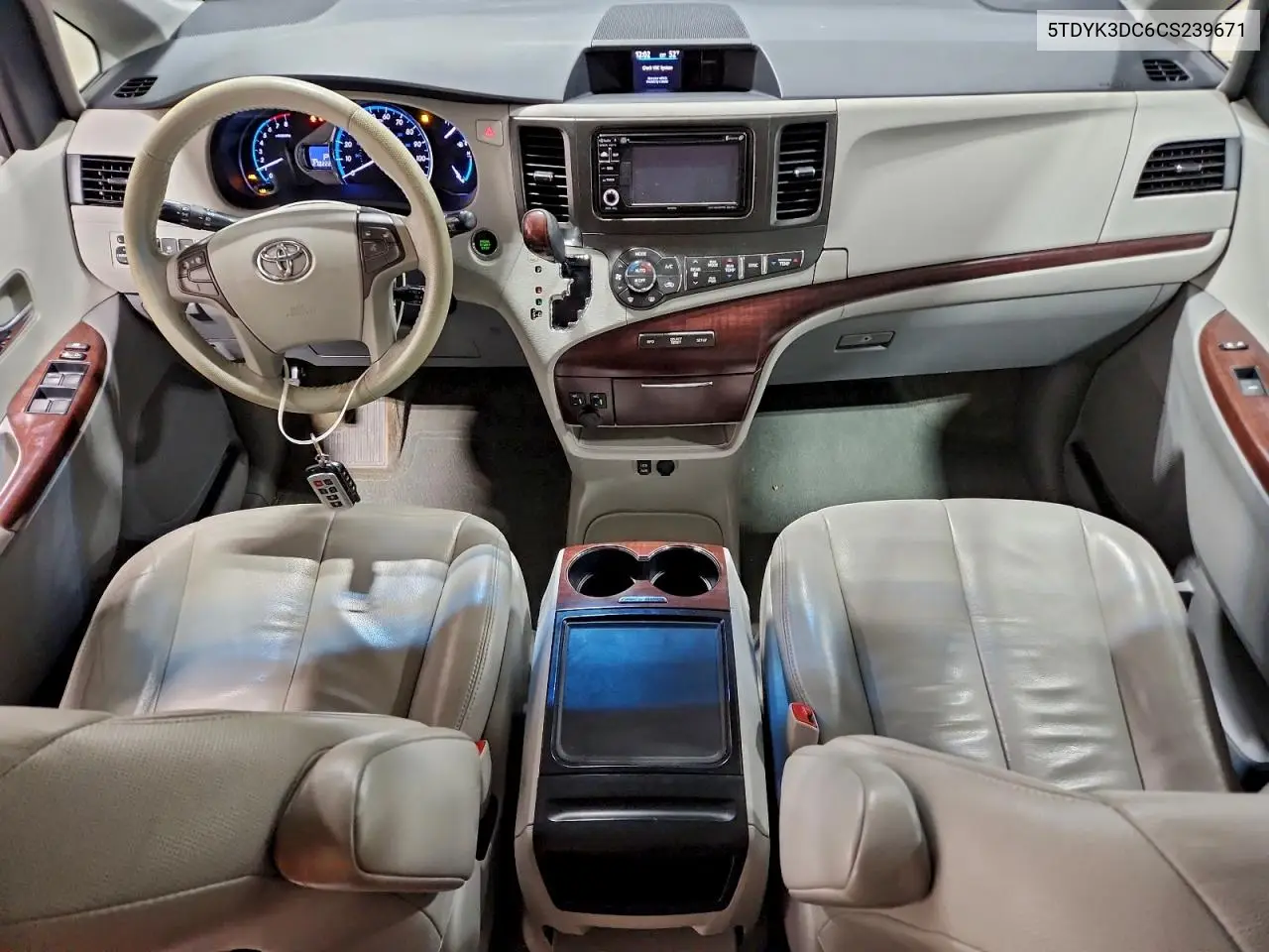 5TDYK3DC6CS239671 2012 Toyota Sienna Xle