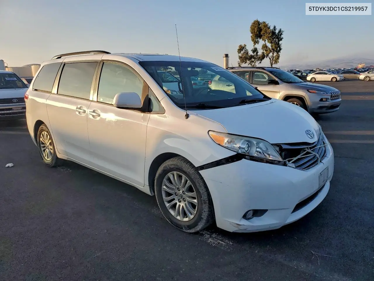 5TDYK3DC1CS219957 2012 Toyota Sienna Xle