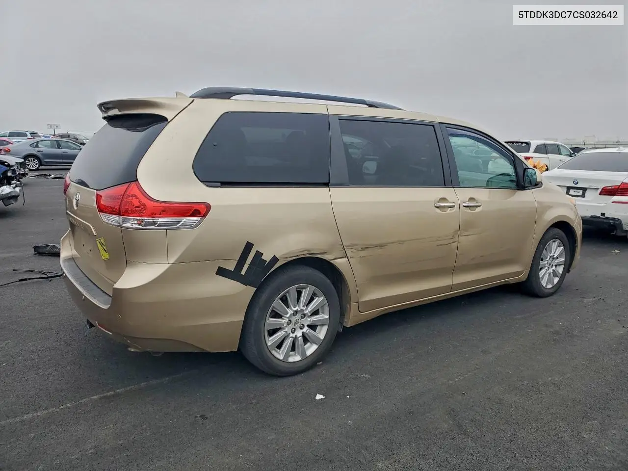 5TDDK3DC7CS032642 2012 Toyota Sienna Xle