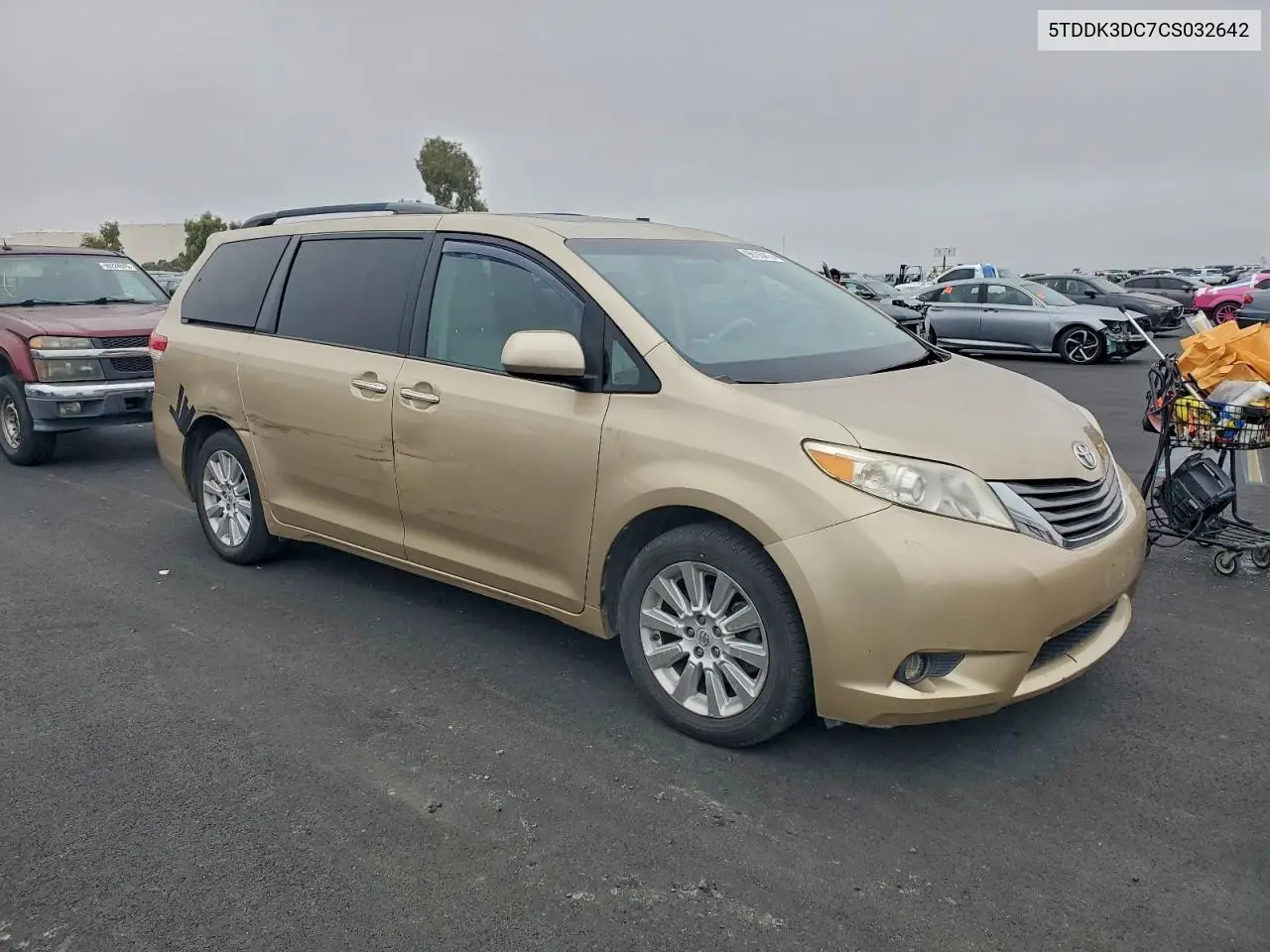 5TDDK3DC7CS032642 2012 Toyota Sienna Xle