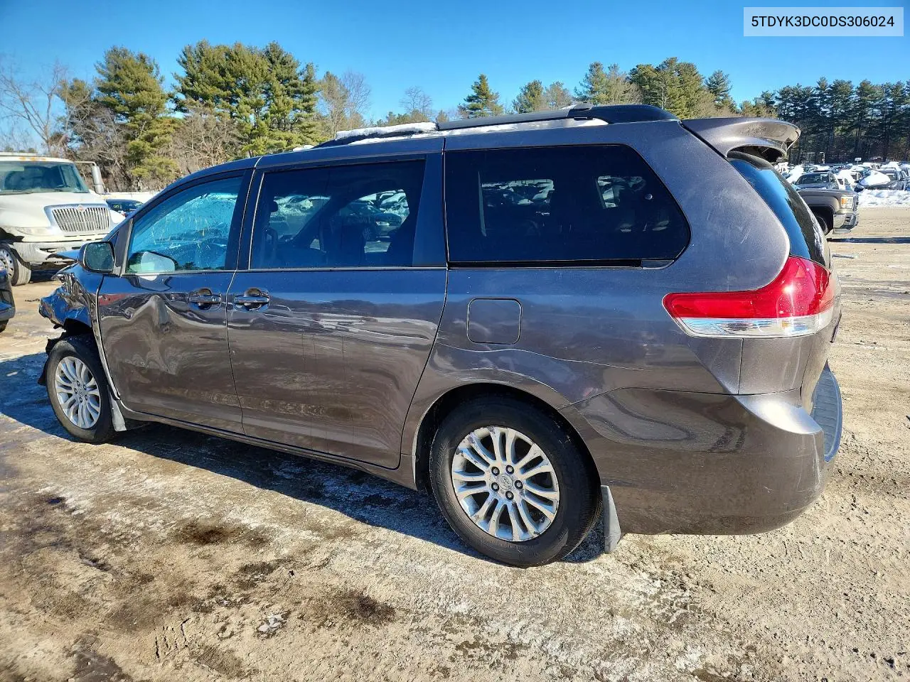 5TDYK3DC0DS306024 2013 Toyota Sienna Xle