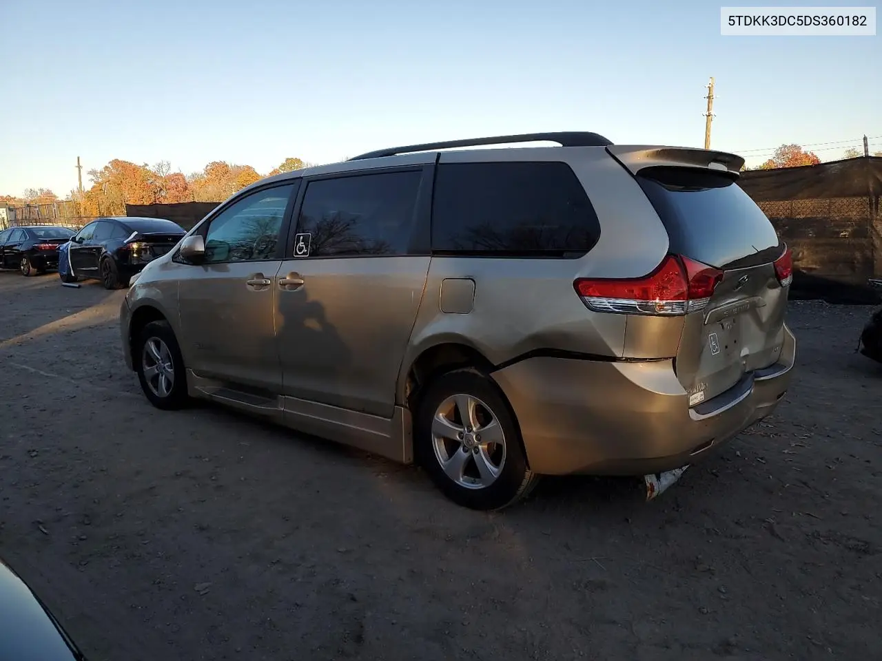 5TDKK3DC5DS360182 2013 Toyota Sienna Le