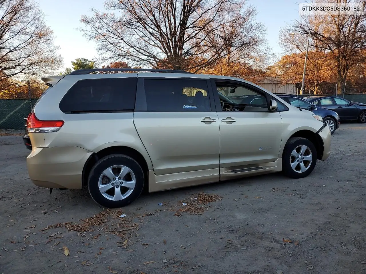 5TDKK3DC5DS360182 2013 Toyota Sienna Le