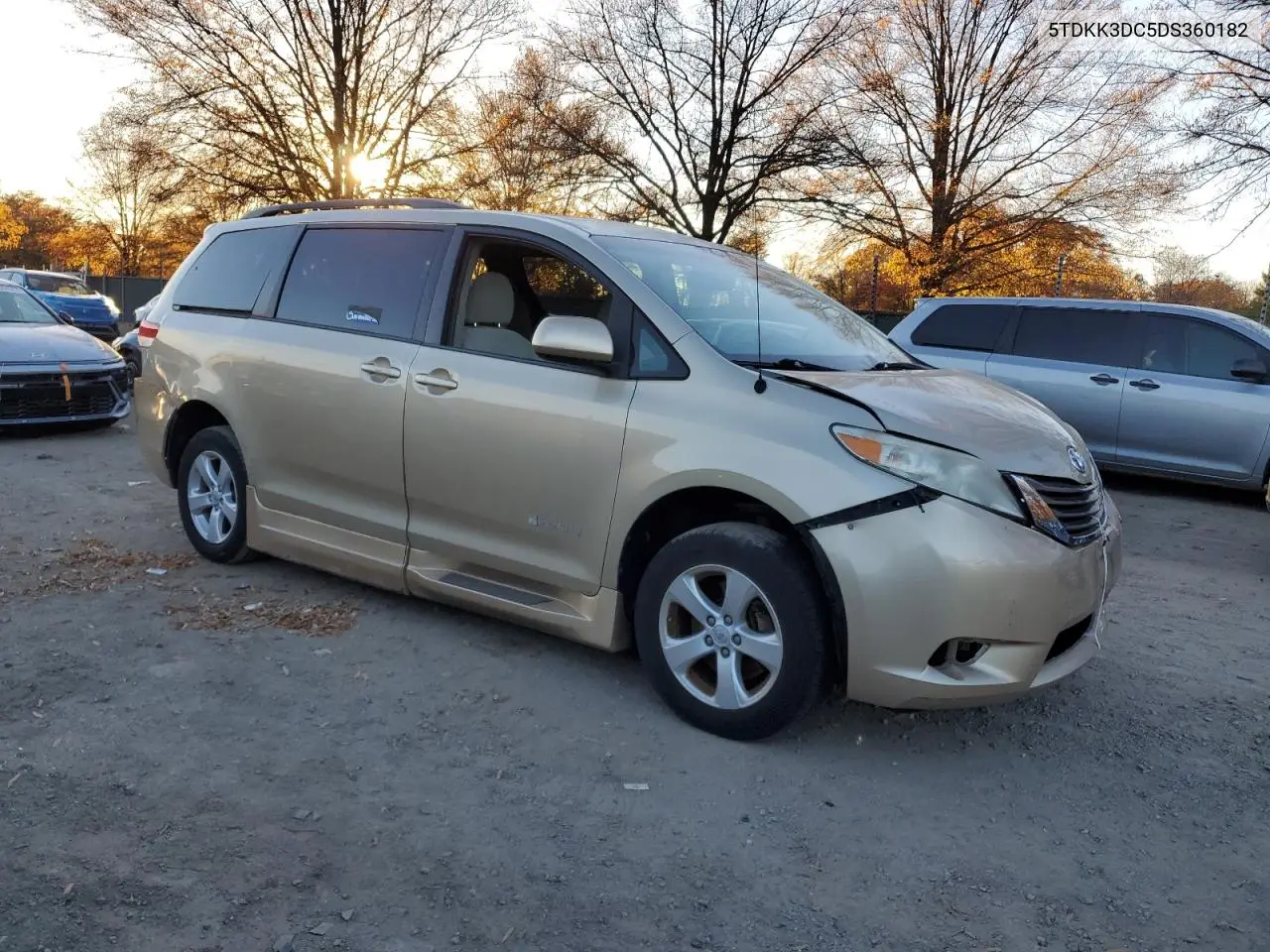 5TDKK3DC5DS360182 2013 Toyota Sienna Le