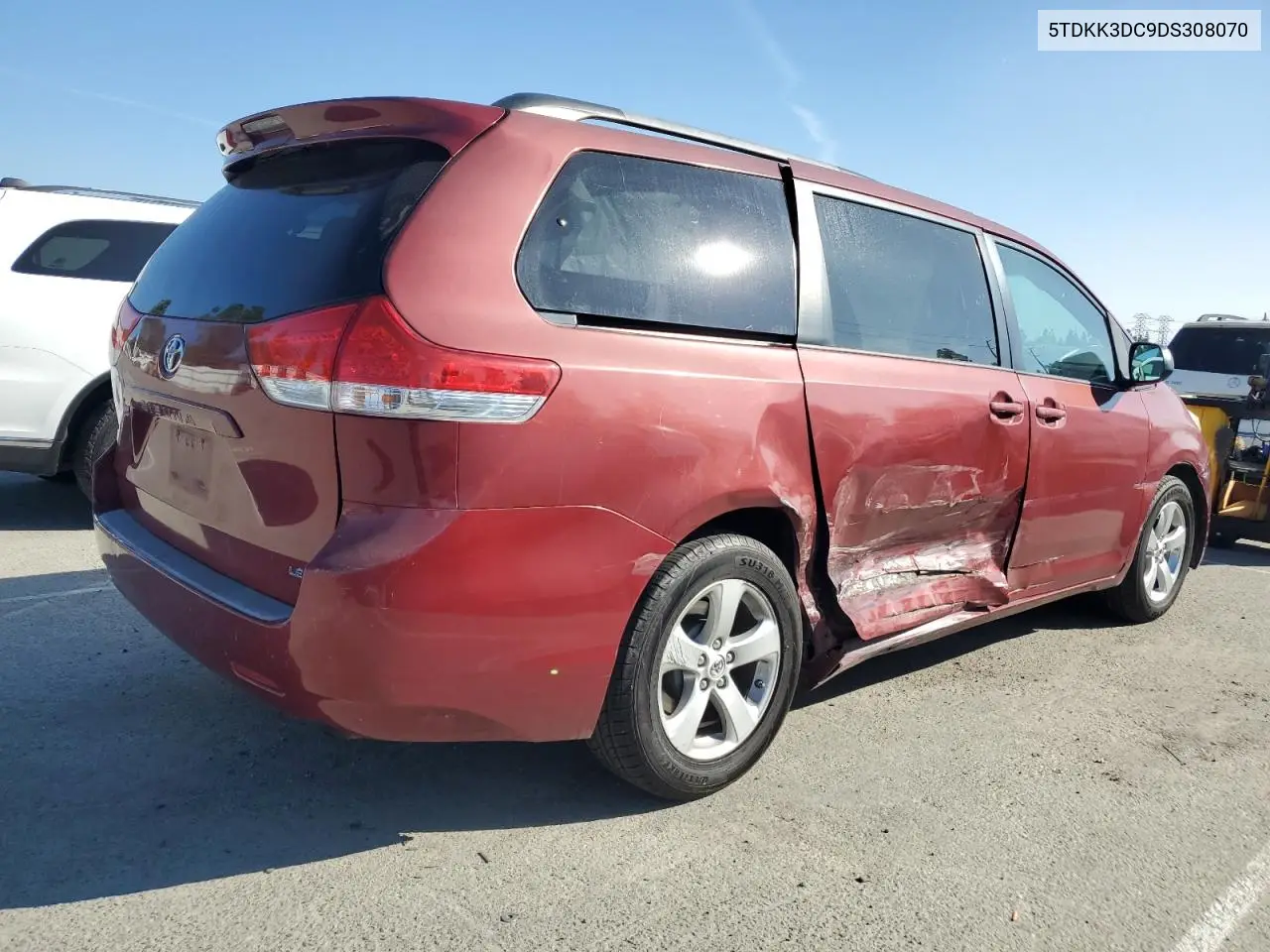 5TDKK3DC9DS308070 2013 Toyota Sienna Le