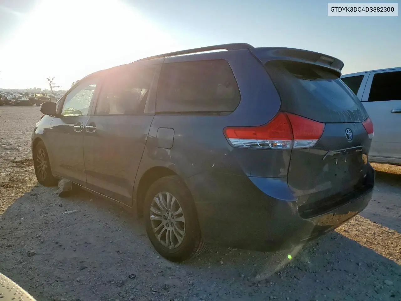 5TDYK3DC4DS382300 2013 Toyota Sienna Xle