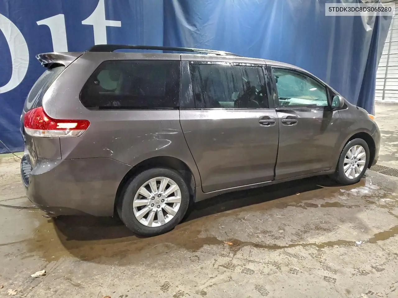 5TDDK3DC8DS065280 2013 Toyota Sienna Xle