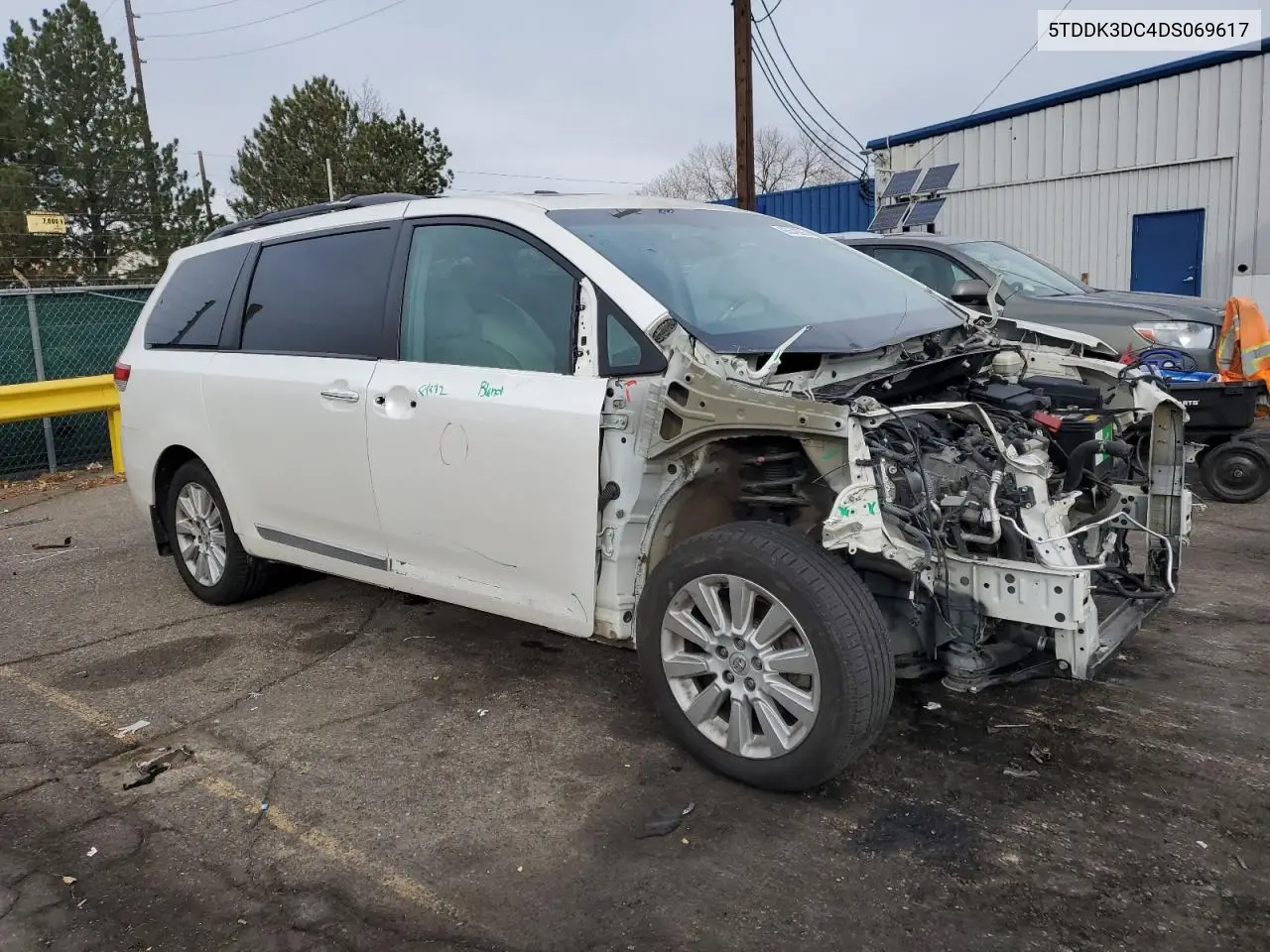 5TDDK3DC4DS069617 2013 Toyota Sienna Xle
