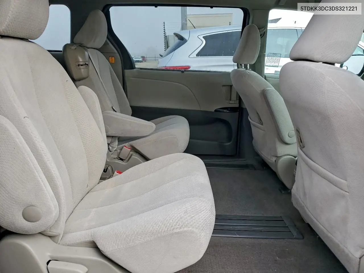 5TDKK3DC3DS321221 2013 Toyota Sienna Le