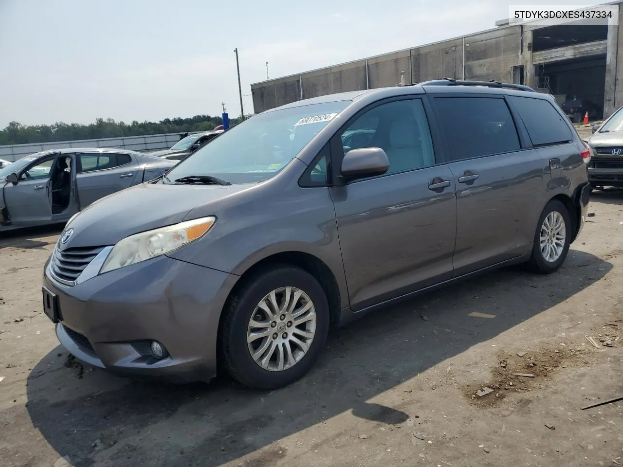 5TDYK3DCXES437334 2014 Toyota Sienna Xle