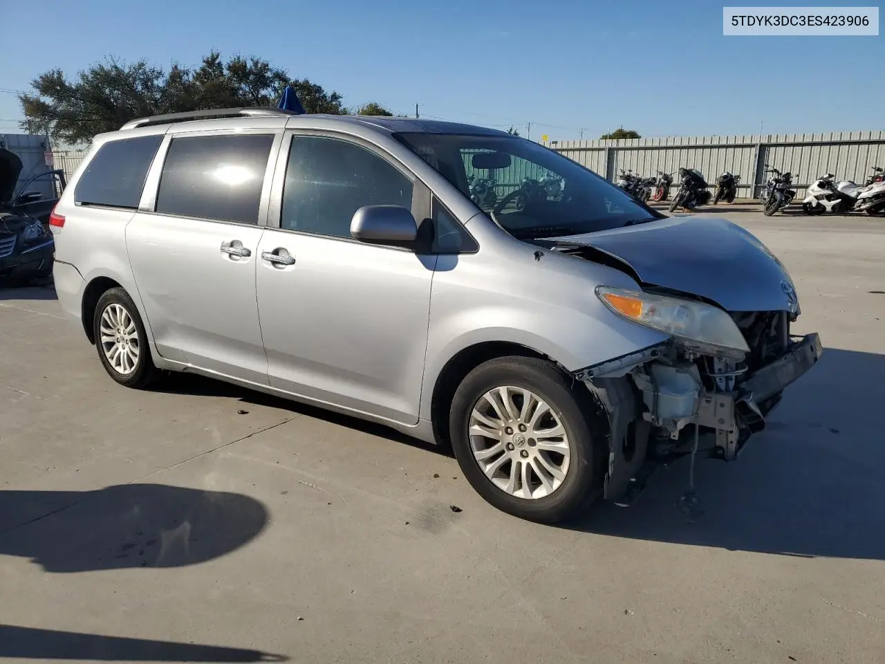 5TDYK3DC3ES423906 2014 Toyota Sienna Xle