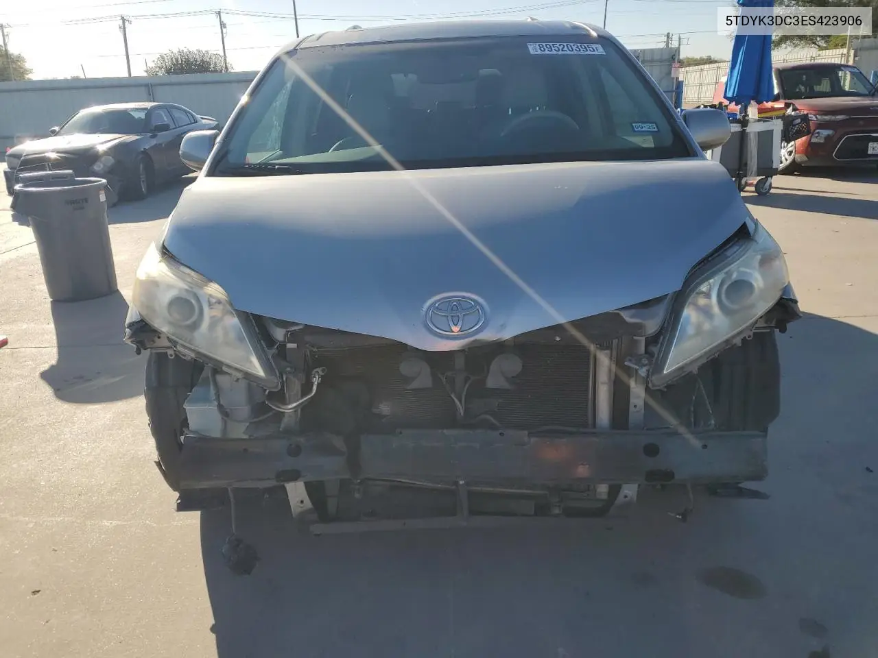 5TDYK3DC3ES423906 2014 Toyota Sienna Xle