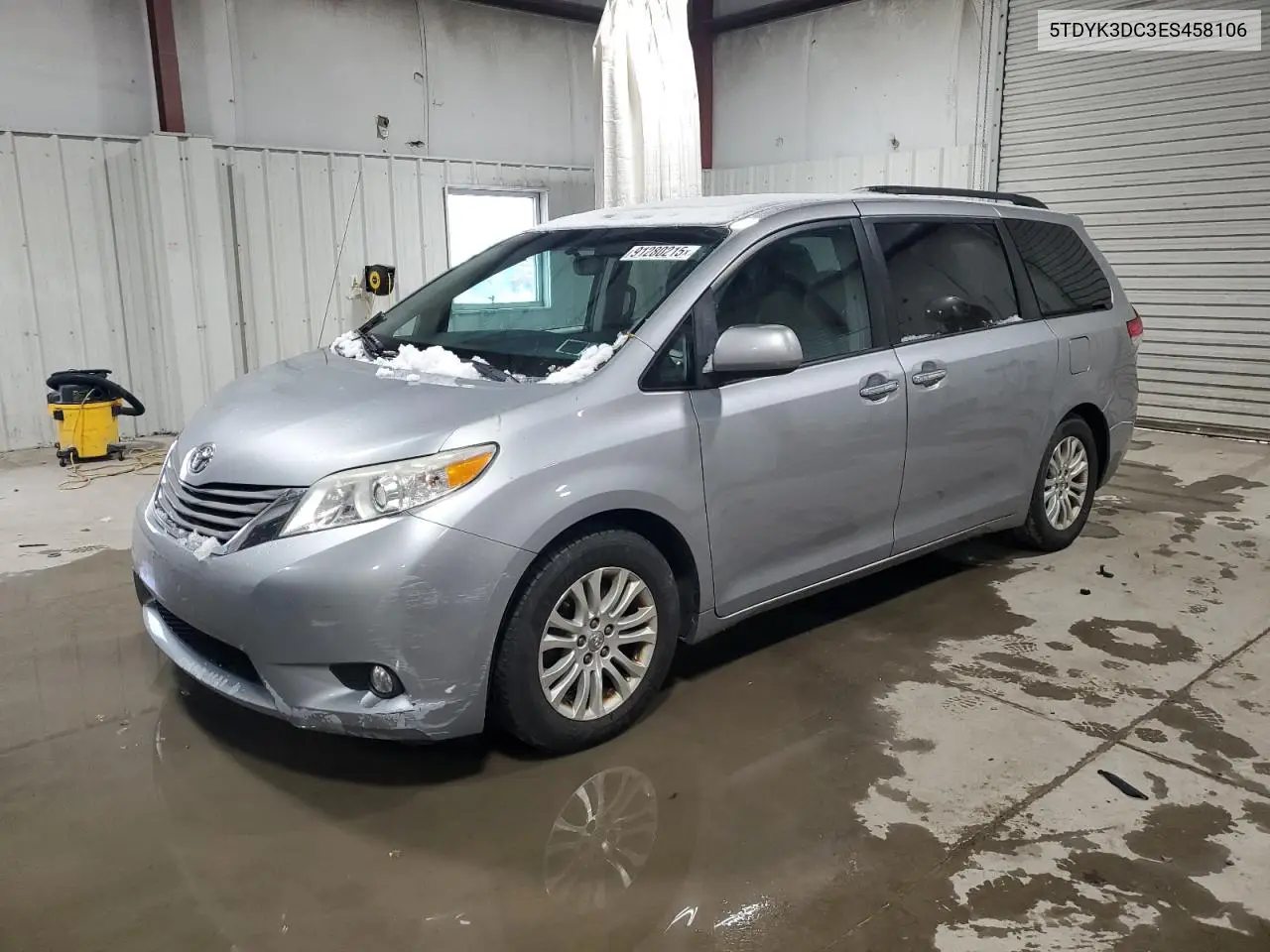 5TDYK3DC3ES458106 2014 Toyota Sienna Xle