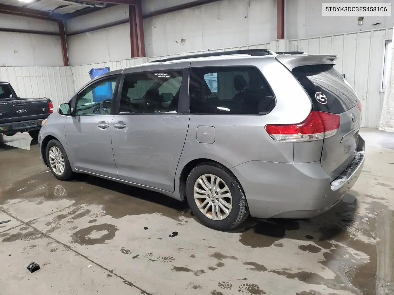 5TDYK3DC3ES458106 2014 Toyota Sienna Xle