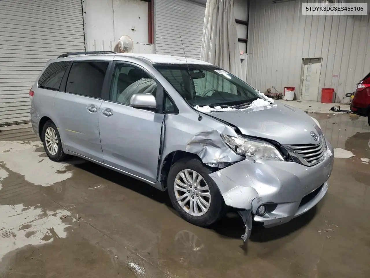 5TDYK3DC3ES458106 2014 Toyota Sienna Xle
