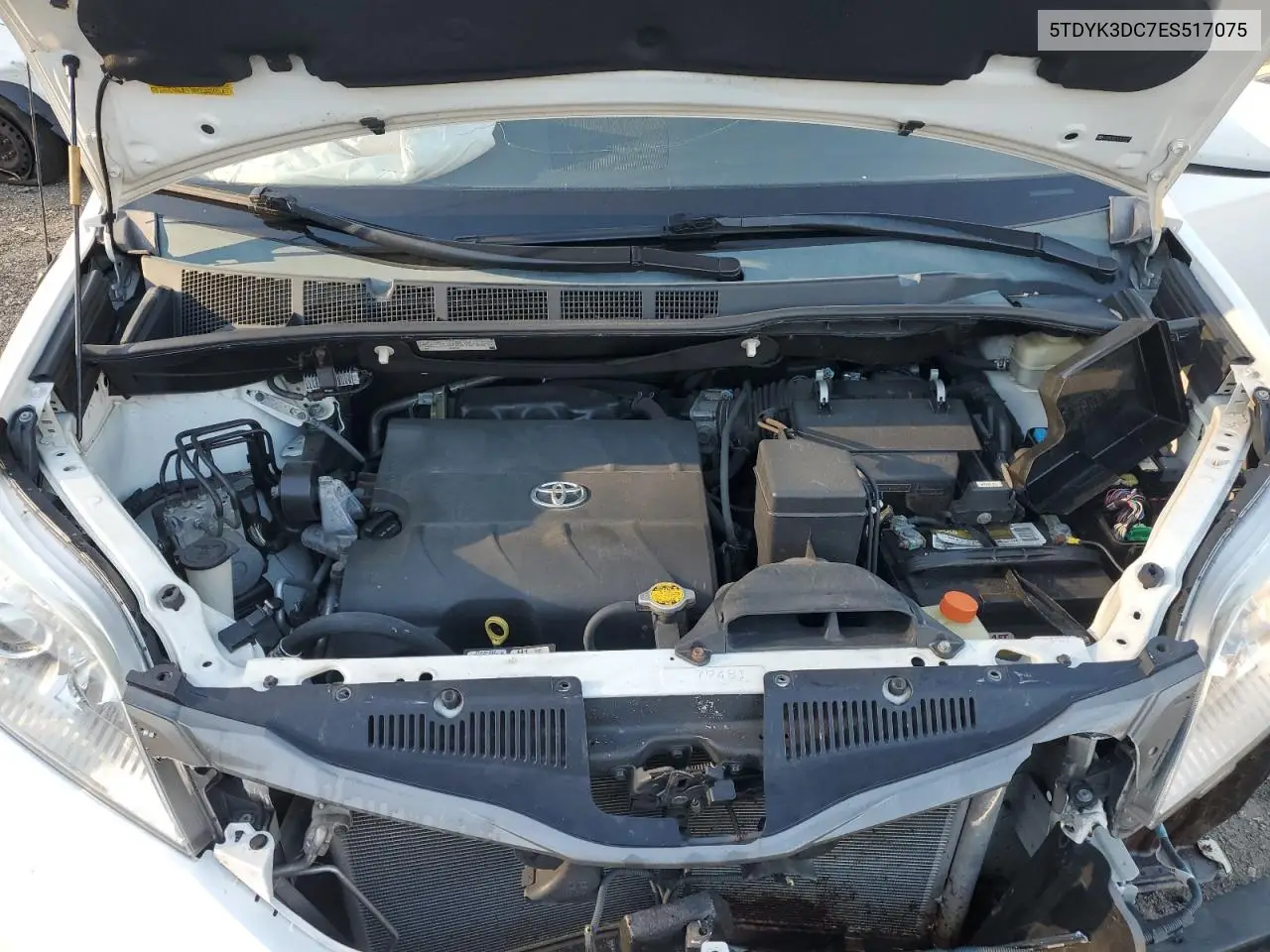5TDYK3DC7ES517075 2014 Toyota Sienna Xle