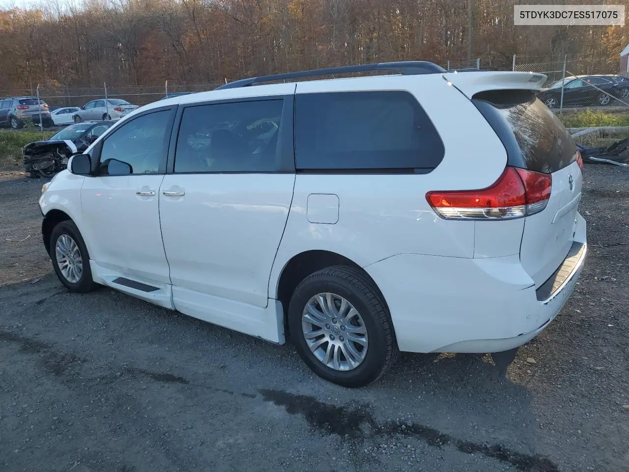 5TDYK3DC7ES517075 2014 Toyota Sienna Xle