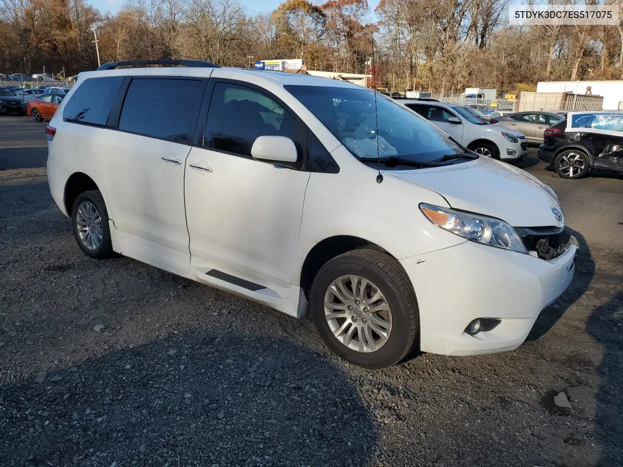 5TDYK3DC7ES517075 2014 Toyota Sienna Xle