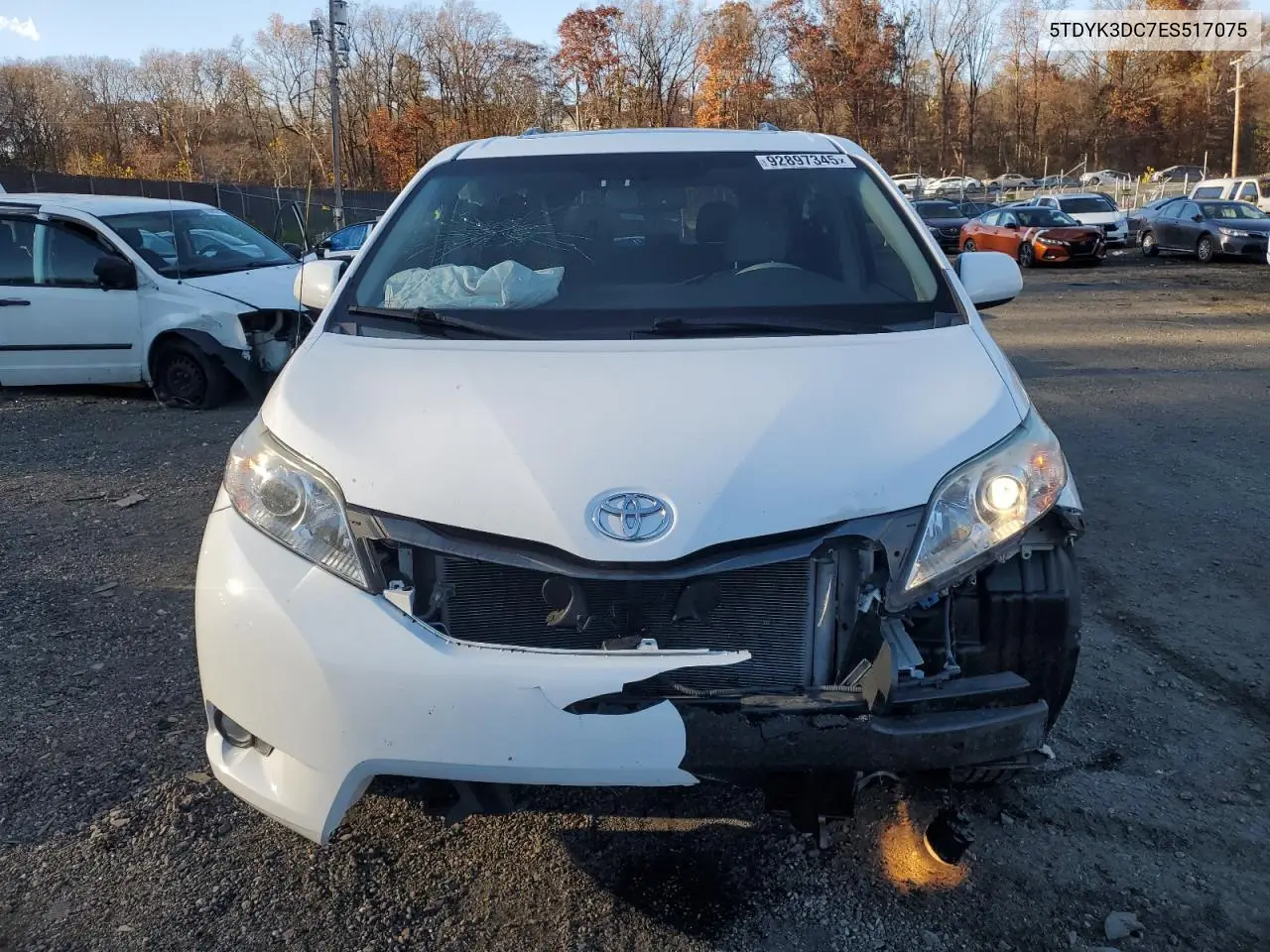5TDYK3DC7ES517075 2014 Toyota Sienna Xle