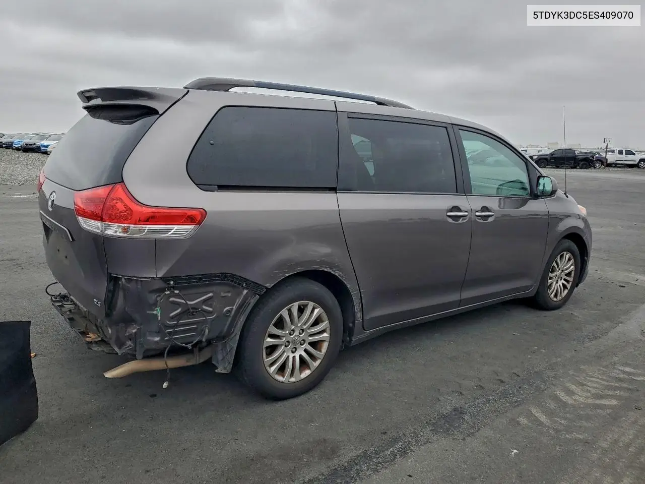 5TDYK3DC5ES409070 2014 Toyota Sienna Xle