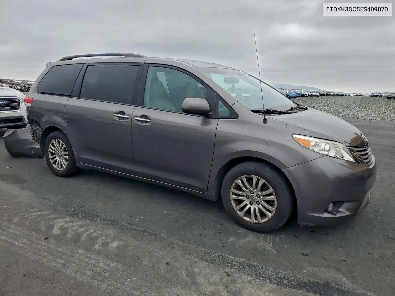 5TDYK3DC5ES409070 2014 Toyota Sienna Xle