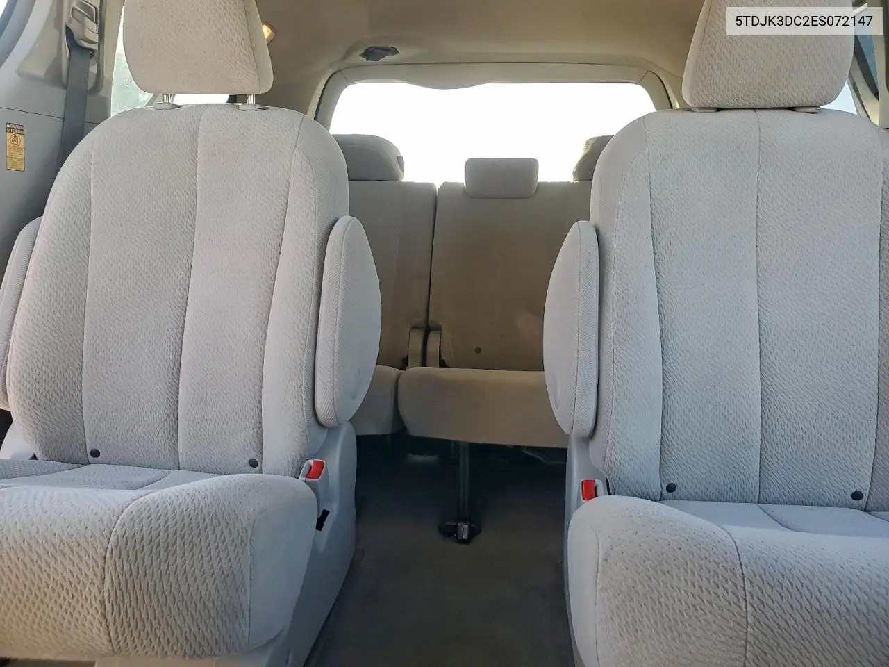 5TDJK3DC2ES072147 2014 Toyota Sienna Le