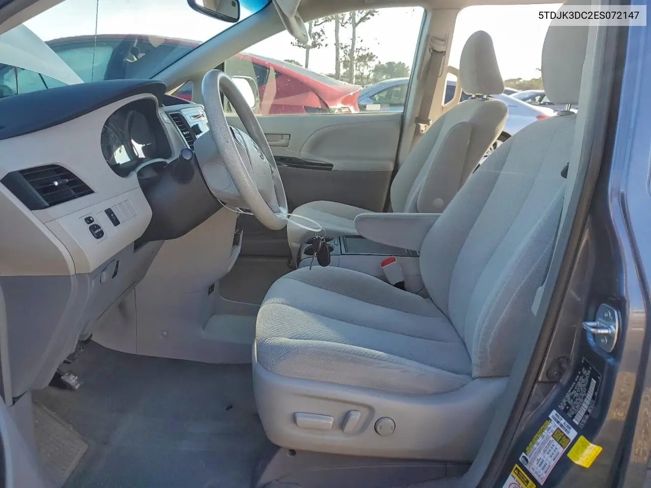 5TDJK3DC2ES072147 2014 Toyota Sienna Le