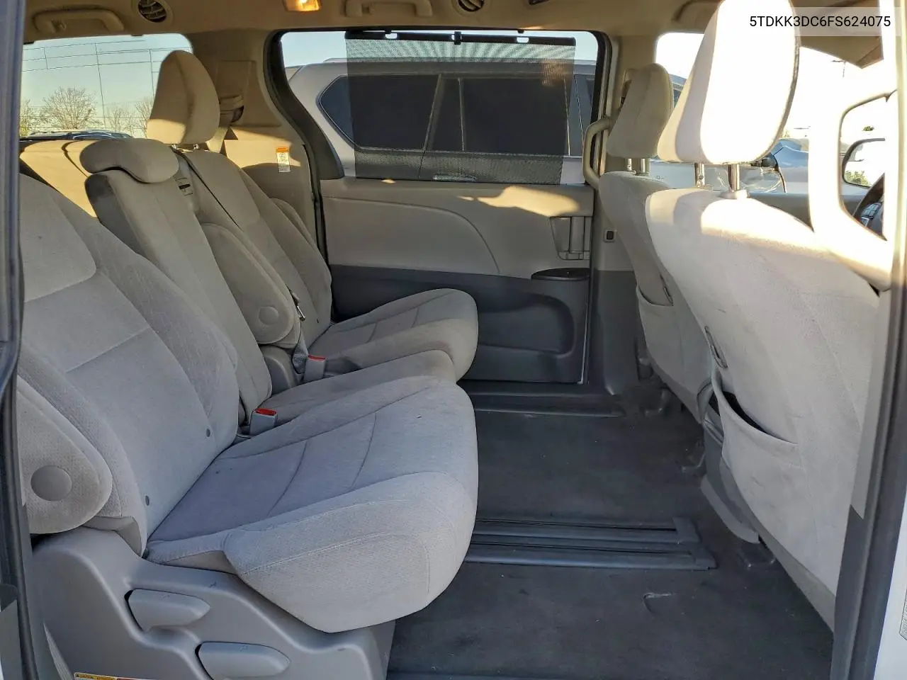 5TDKK3DC6FS624075 2015 Toyota Sienna Le