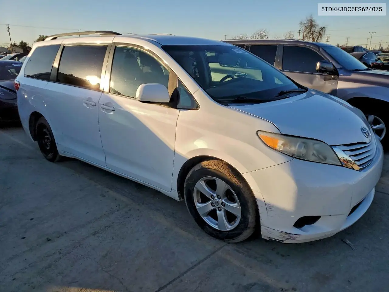 5TDKK3DC6FS624075 2015 Toyota Sienna Le