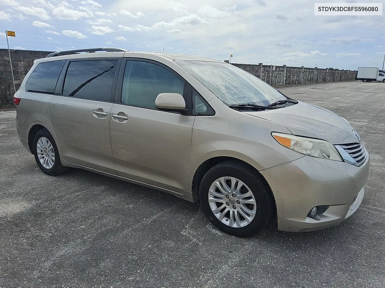 5TDYK3DC8FS596080 2015 Toyota Sienna Xle