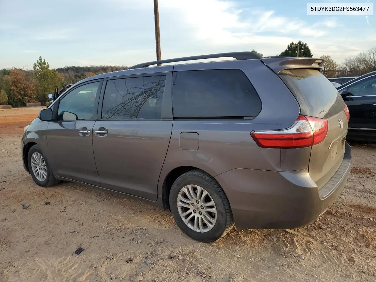 5TDYK3DC2FS563477 2015 Toyota Sienna Xle