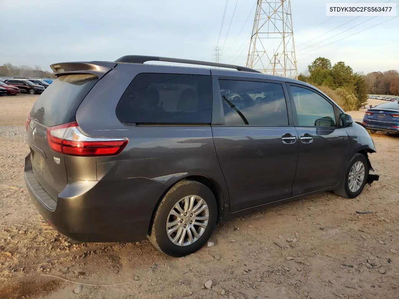 5TDYK3DC2FS563477 2015 Toyota Sienna Xle