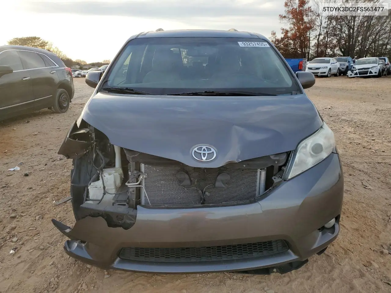 5TDYK3DC2FS563477 2015 Toyota Sienna Xle