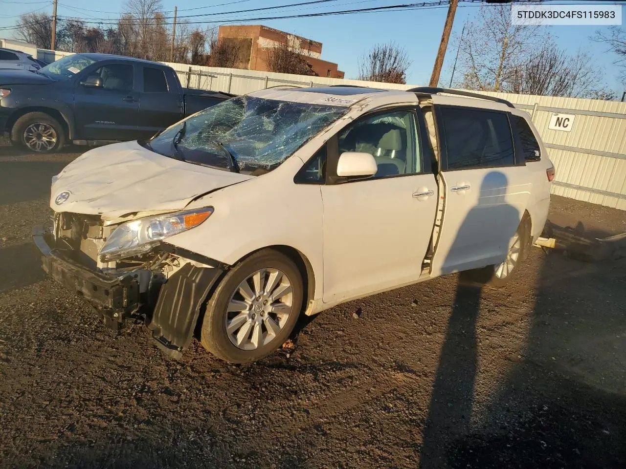 5TDDK3DC4FS115983 2015 Toyota Sienna Xle