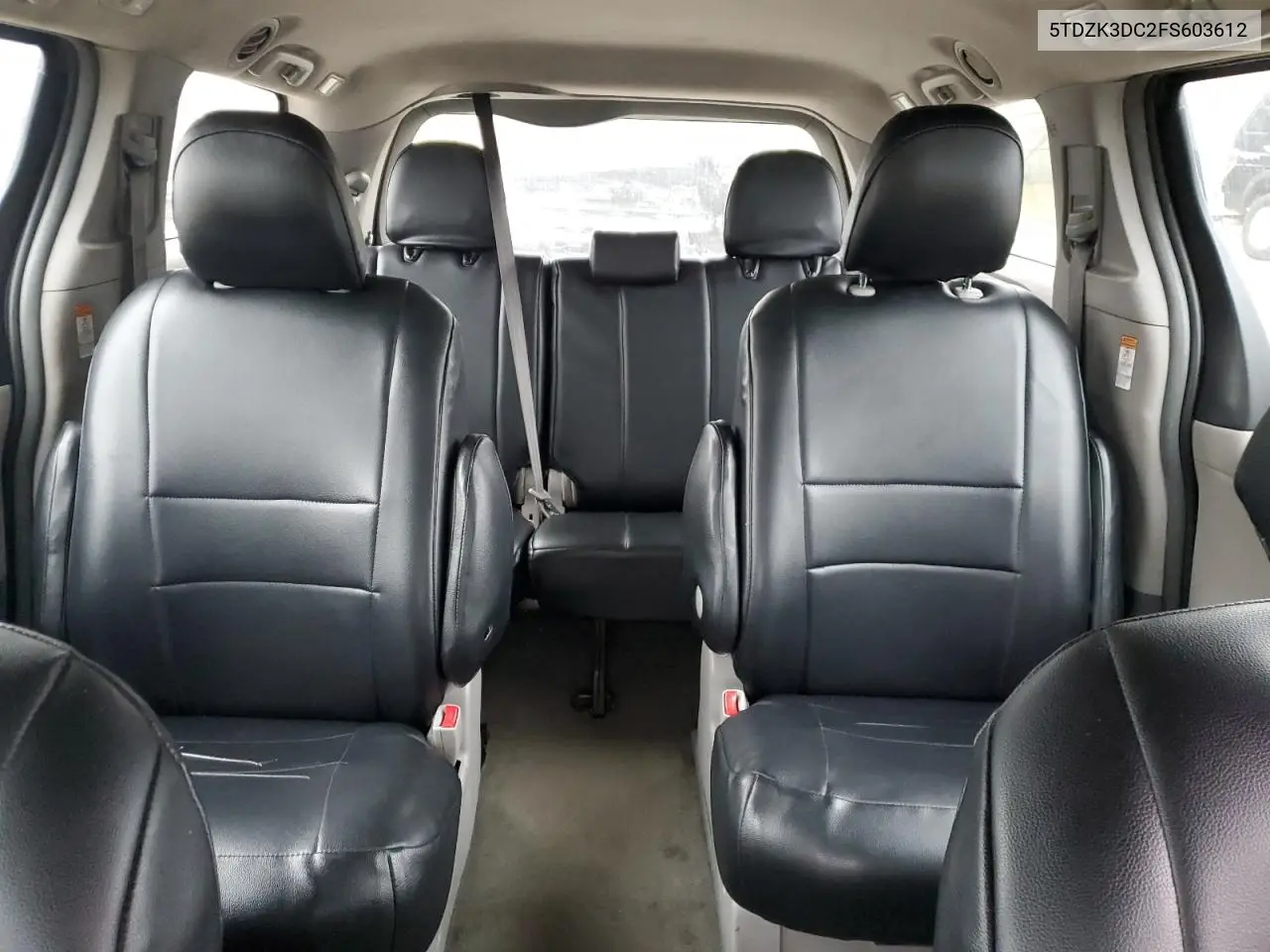 5TDZK3DC2FS603612 2015 Toyota Sienna