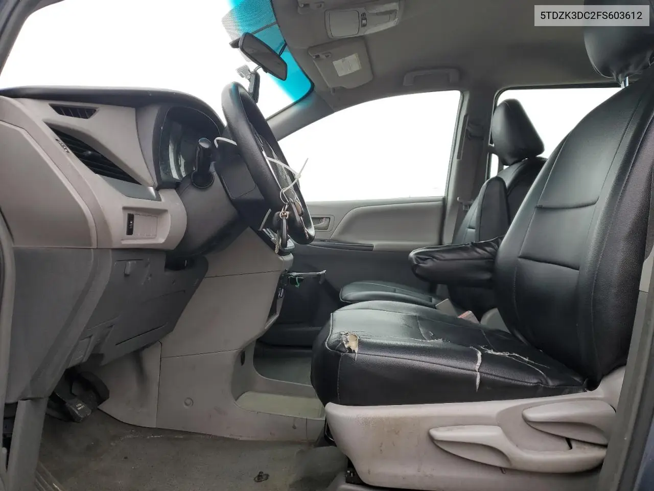 5TDZK3DC2FS603612 2015 Toyota Sienna