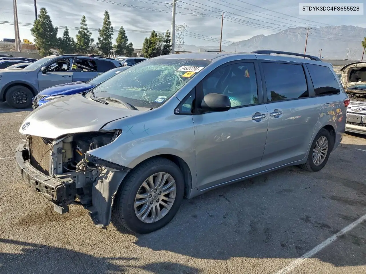 5TDYK3DC4FS655528 2015 Toyota Sienna Xle