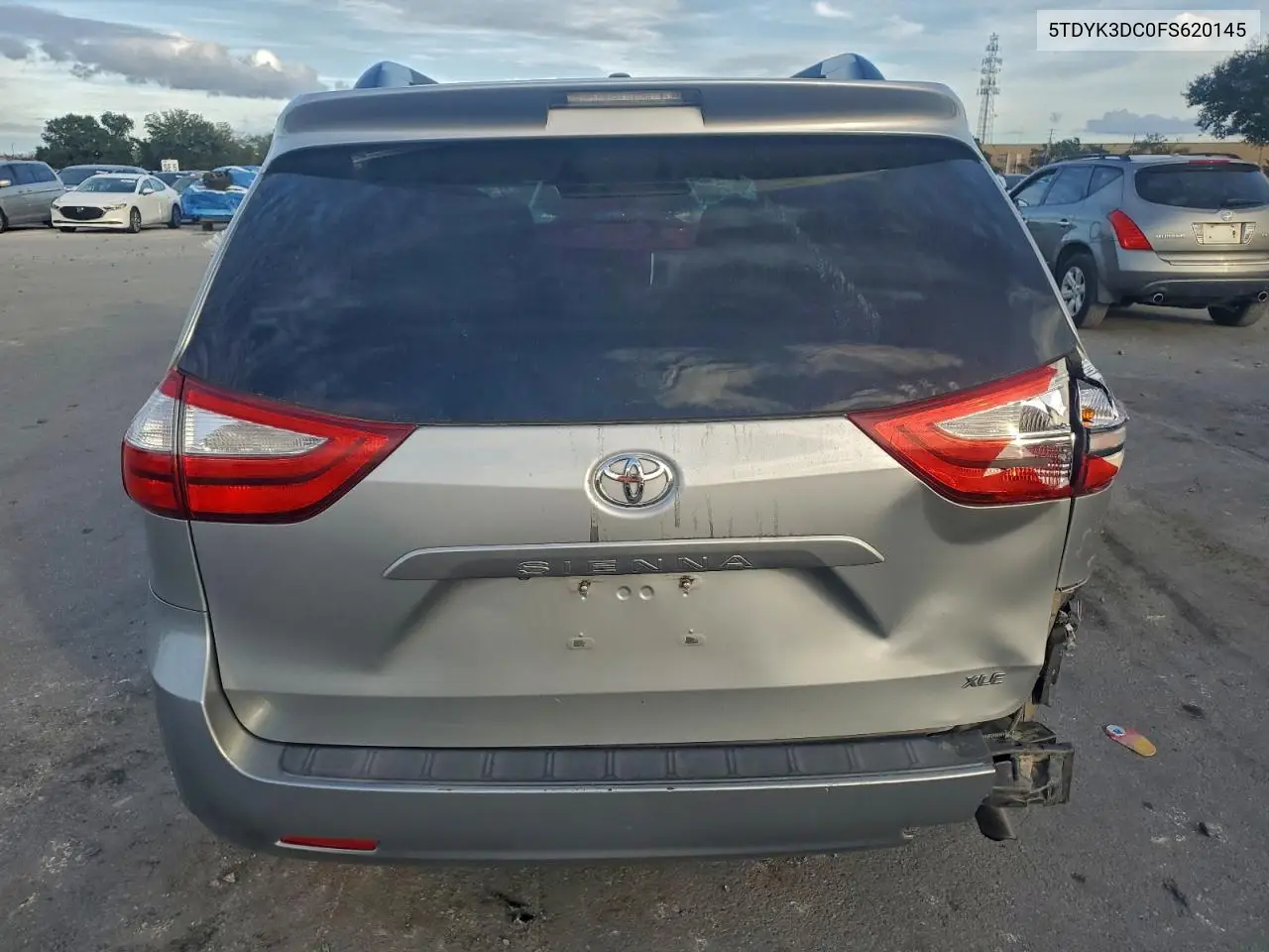5TDYK3DC0FS620145 2015 Toyota Sienna Xle
